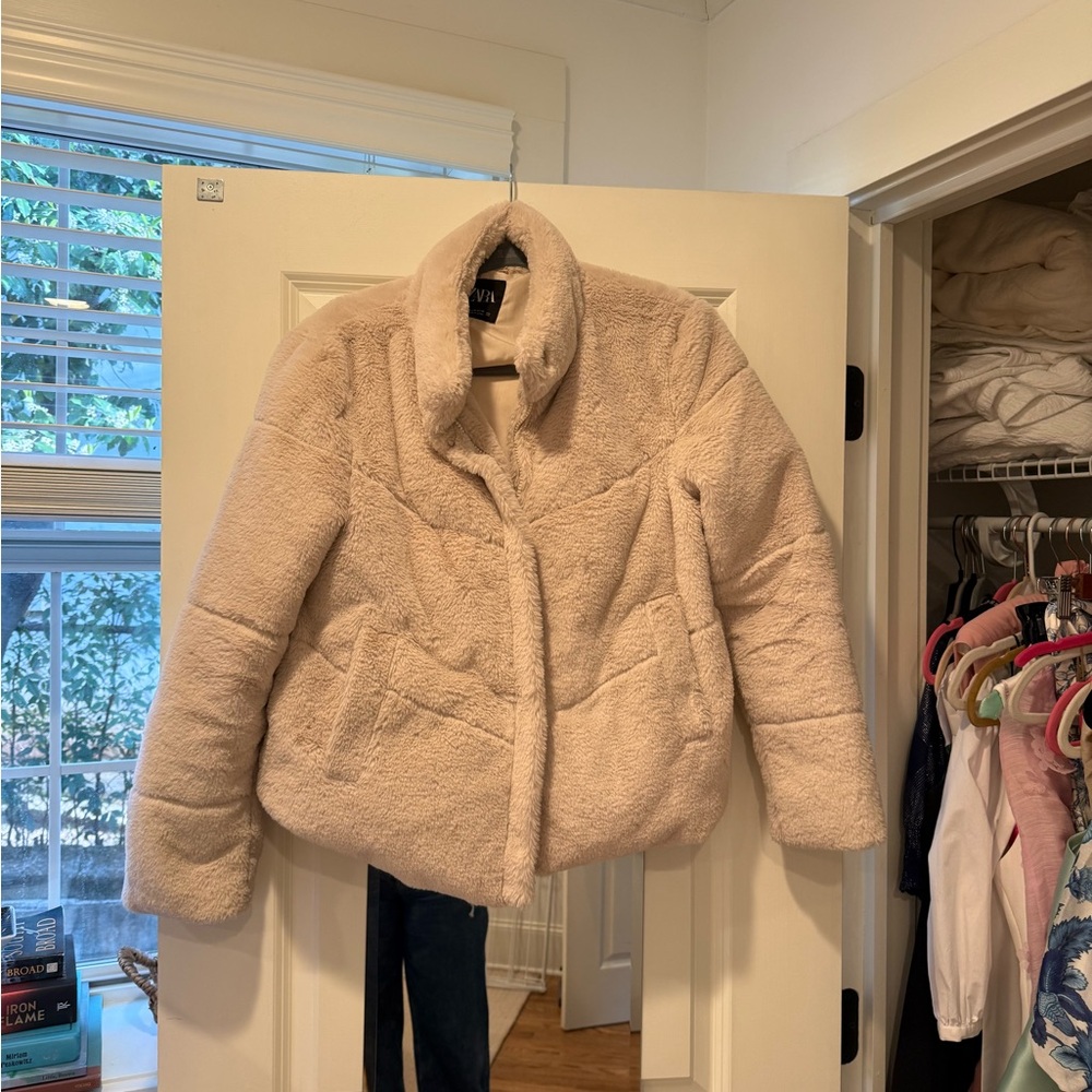 Zara Cozy Cream Faux Fur Jacket